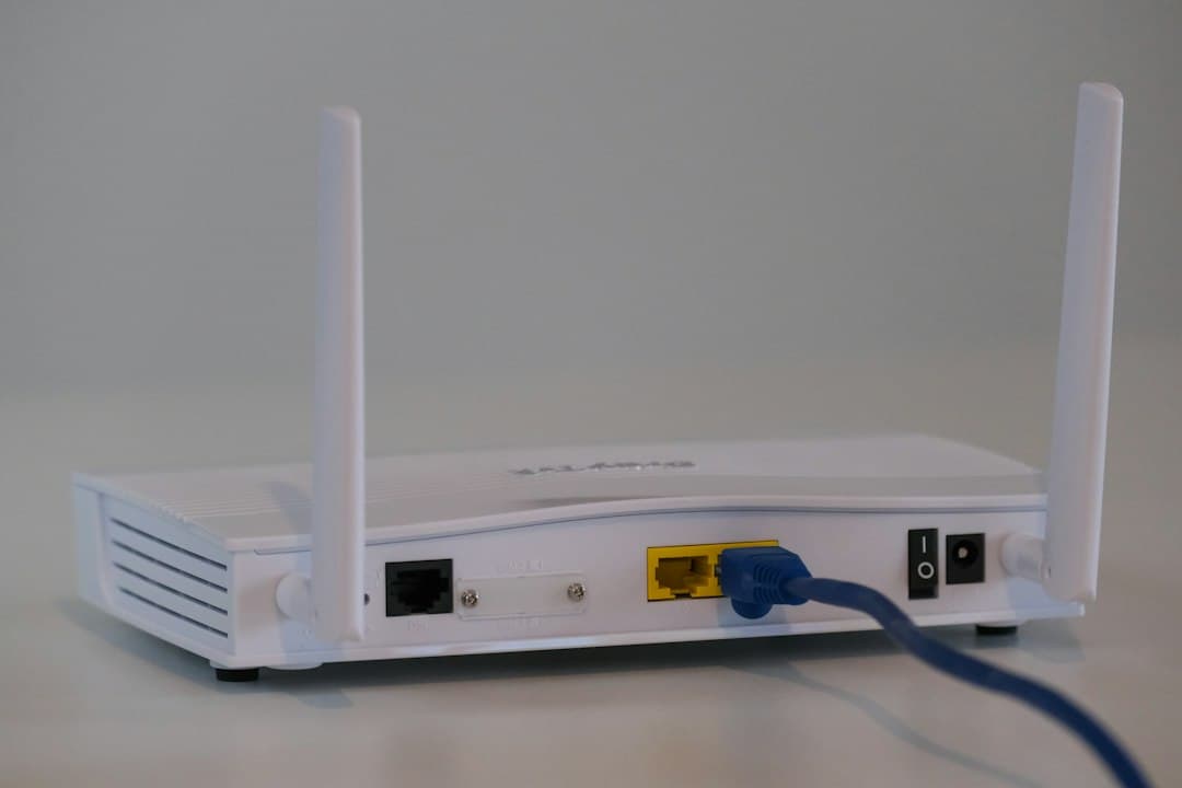 Routeur Wi-Fi avec voyants allumés, pour diagnostiquer une connexion IPTV